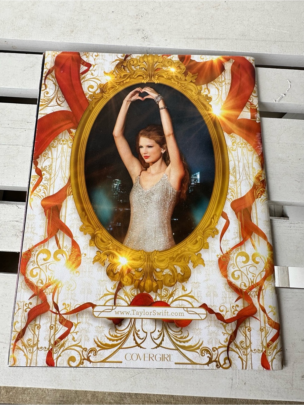 Taylor Swift World Tour Program 2011 - Picture 3 of 6